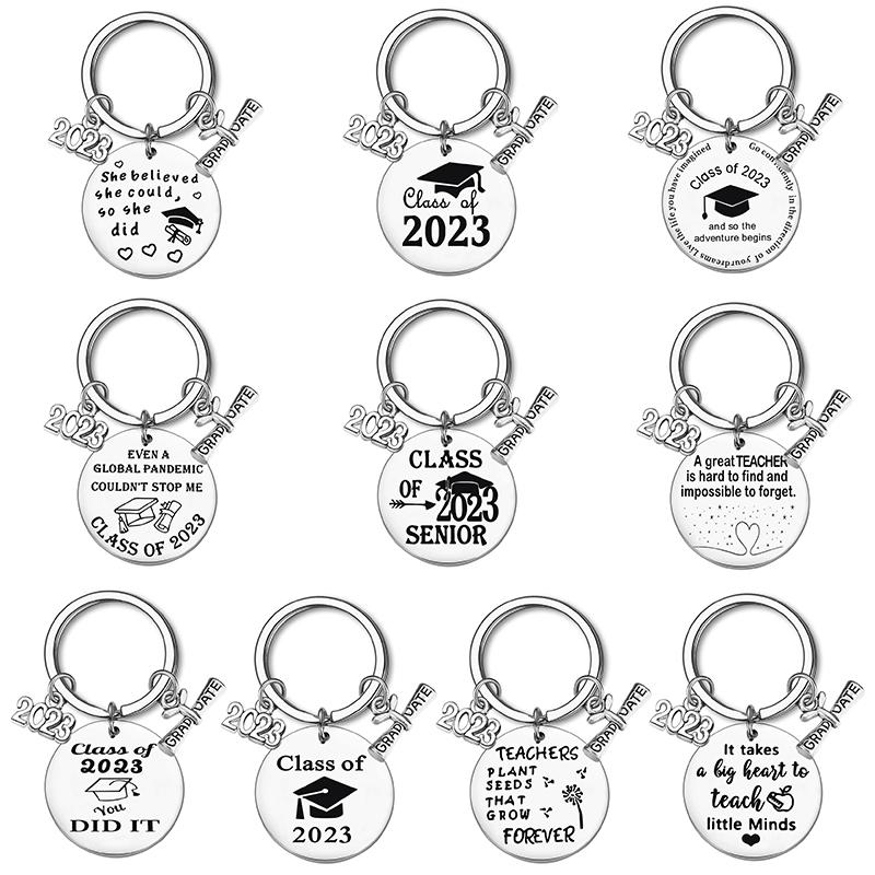 

1Pc 2023 Выпускные подарки Из нержавеющей стали Брелок с кулоном Scroll Idea