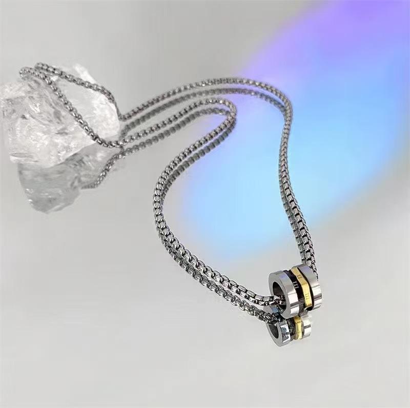 Rotatable small waist titanium steel necklace light luxury niche design high sense Internet celebrity collarbone chain accessories for men and women