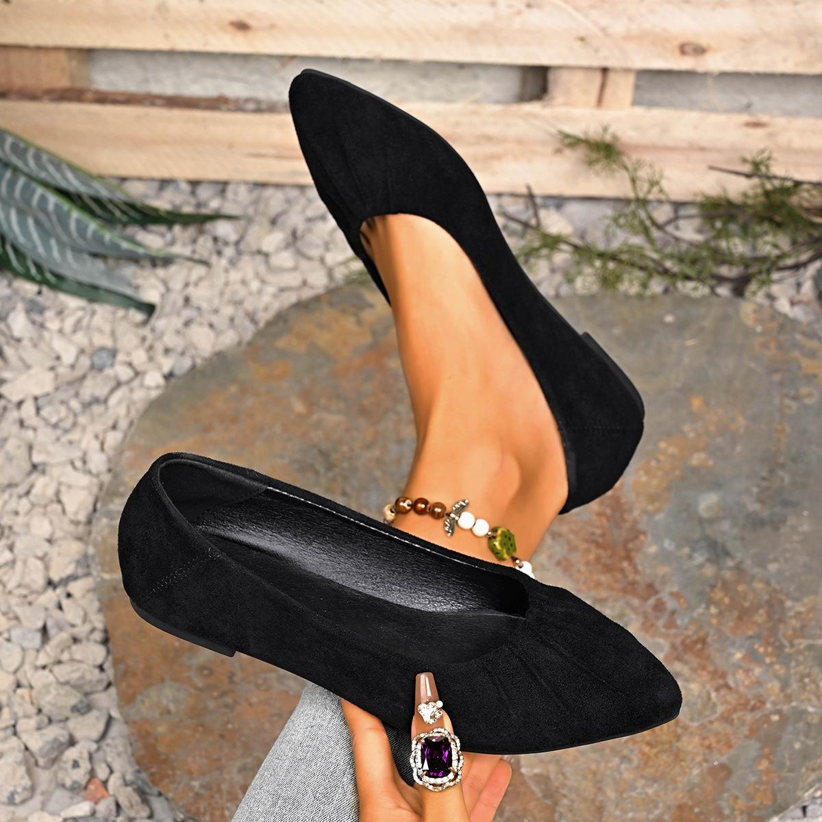

Retro niche pointed-toed pleated shallow-mouth inner single shoes women s autumn 2025 new suede versatile commuter ladyshoes 36 чёрный