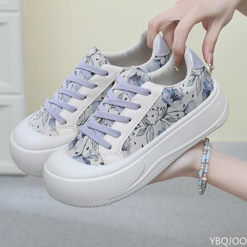 New autumn breathable fashionable anti slip board shoes women lightweight comfortable soft soled low top casual shoes