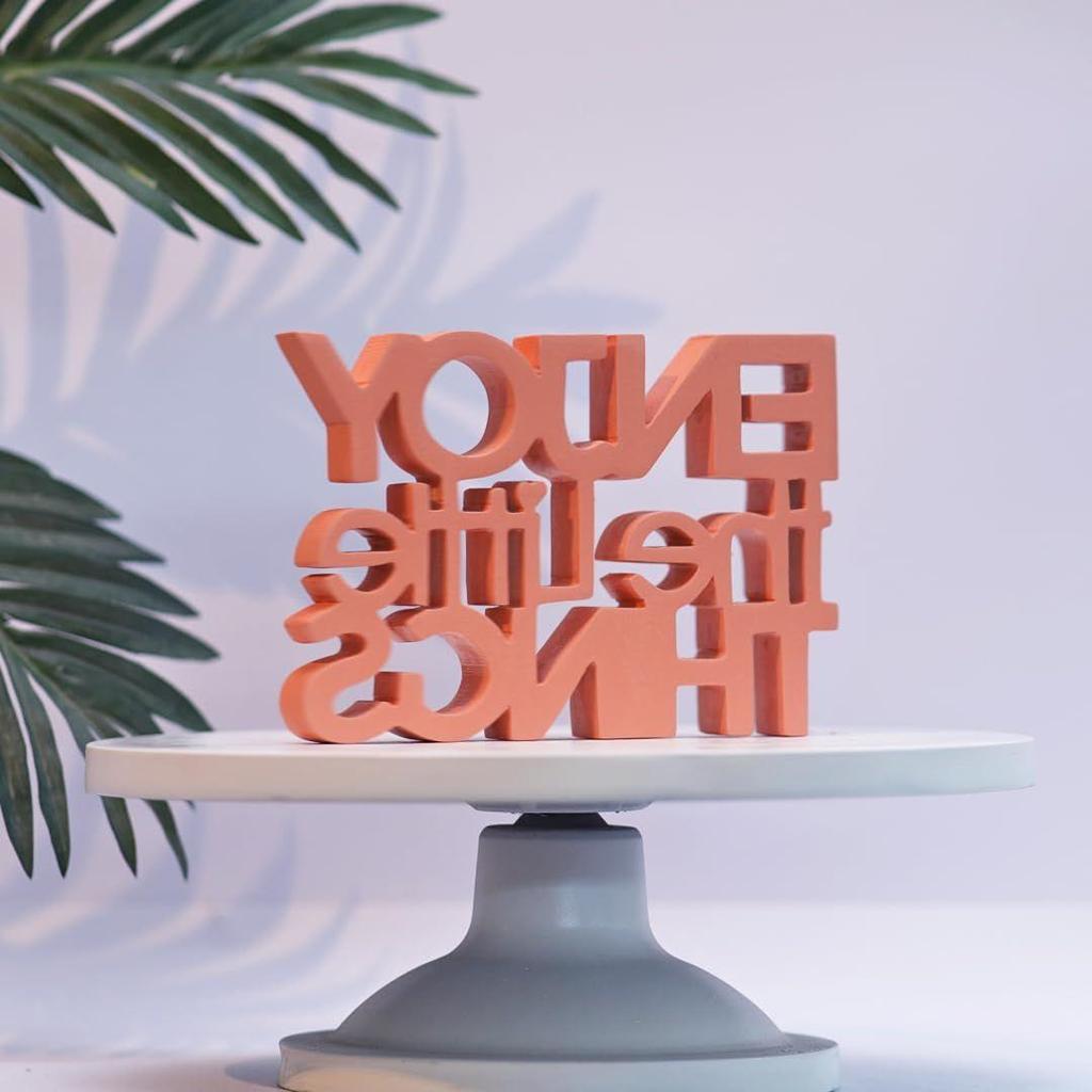 Genieße die kleinen Dinge - Rosa Tischdeko: Perfekt für Zuhause, Büro, Schreibtisch oder Regal. Ausgefallenes Zimmerdekorations-Schmuckstück