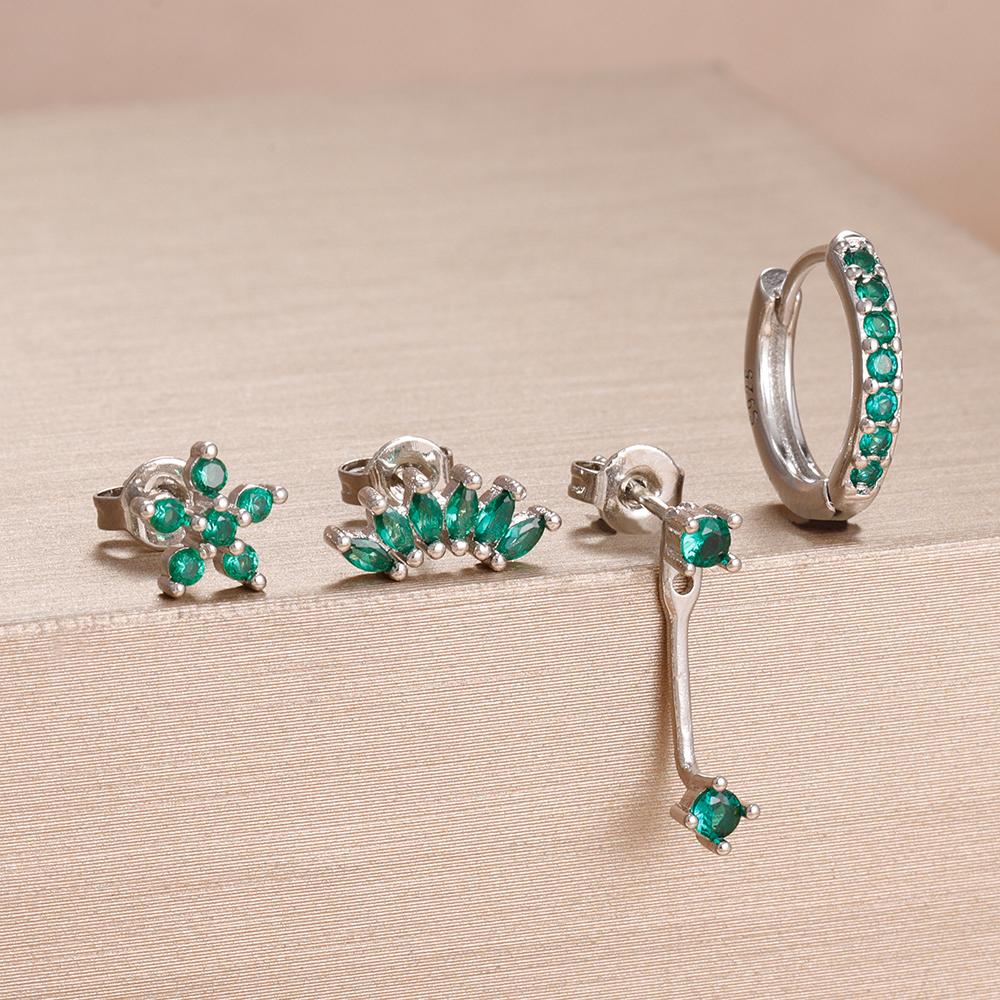 4-teiliges Set Huggie Hoop Ohrringe aus Edelstahl für Damen, Goldfarbe, Einzigartige Zirkonia Blume Ohrstecker Piercing Schmuck