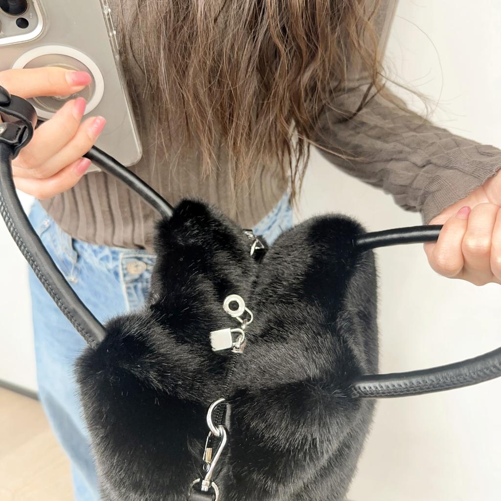 Soft Plush Women's Handle Shoulder Bags Simple Classic Faux Fur Female Purse Crossbody Bag Fall Winter Luxury Furry Handbags