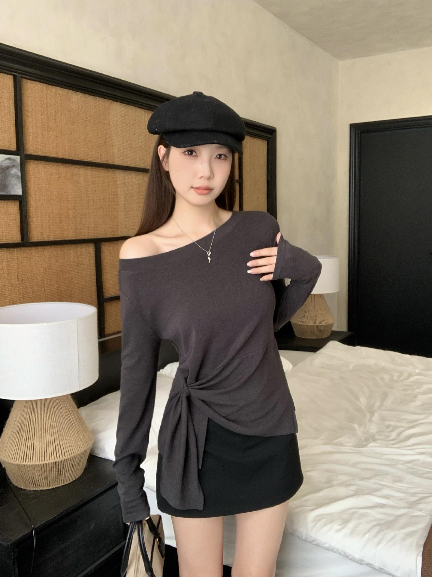 

Plus Size Women s Korean Striped One-Shoulder Long Sleeve Slimming Top M (Recommended 85-100 jin)