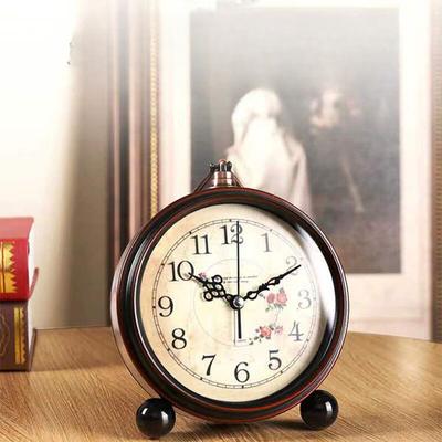 Retro Kleiner Wecker Schreibtisch Arbeitsplatte Uhr Ornament Sitzuhr Stumm Alte Mann Uhr Zuhause Schlafzimmer Uhr Tisch Pendeluhr