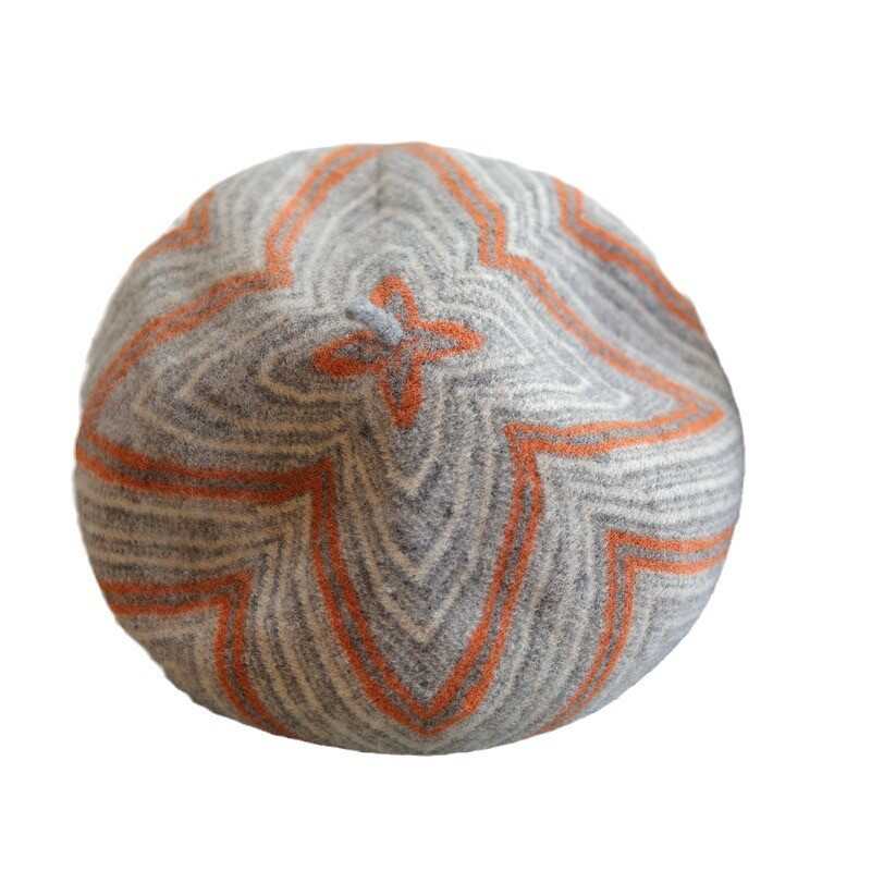 Herbst- und Winter-Freizeittag mit kontrastfarbiger Rauten-Strickmütze aus reiner Wolle, Baskenmütze, Malermütze, Modehut