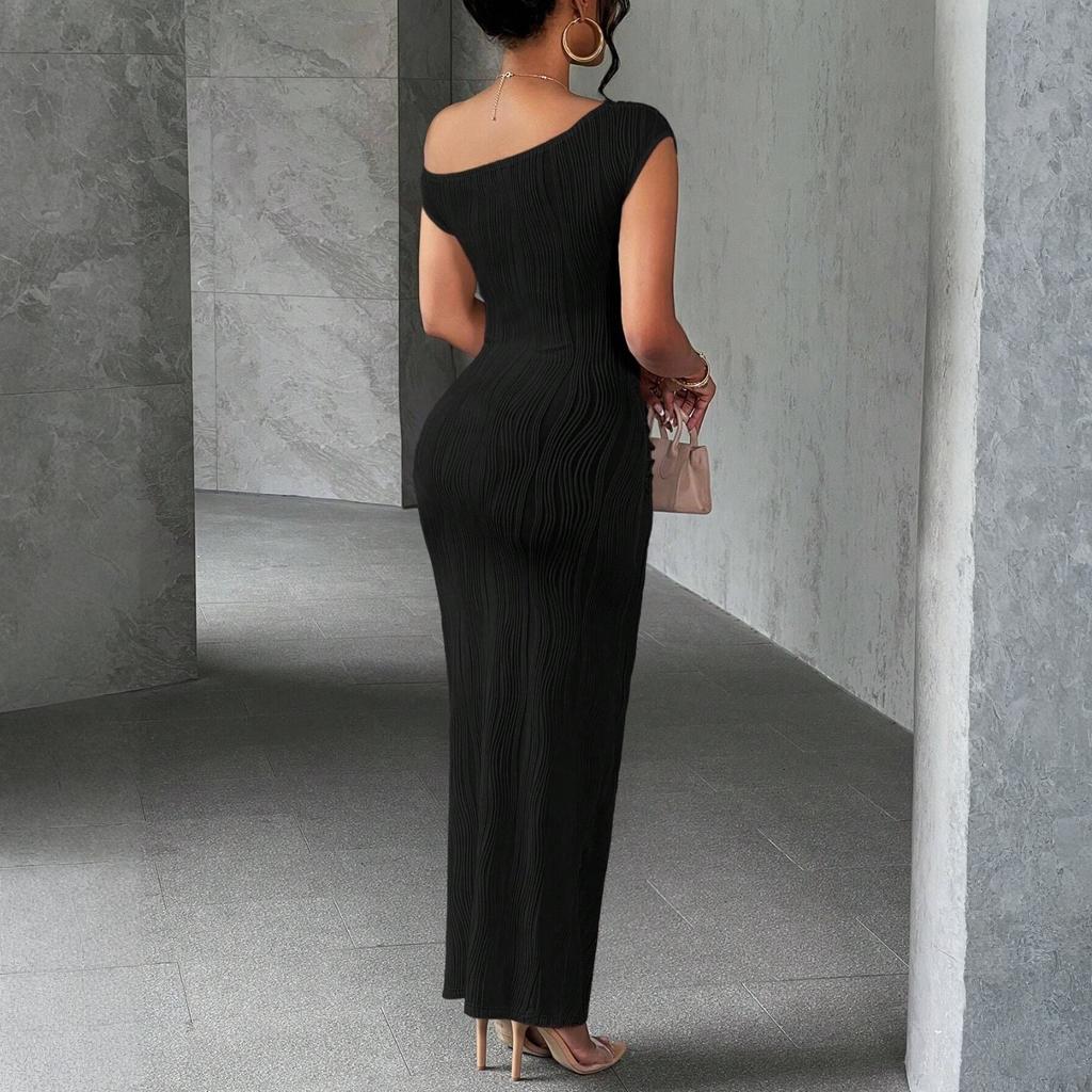 Women's Summer Fashion Solid Color Sloping Shoulder Slim Fitting Date Party Dress