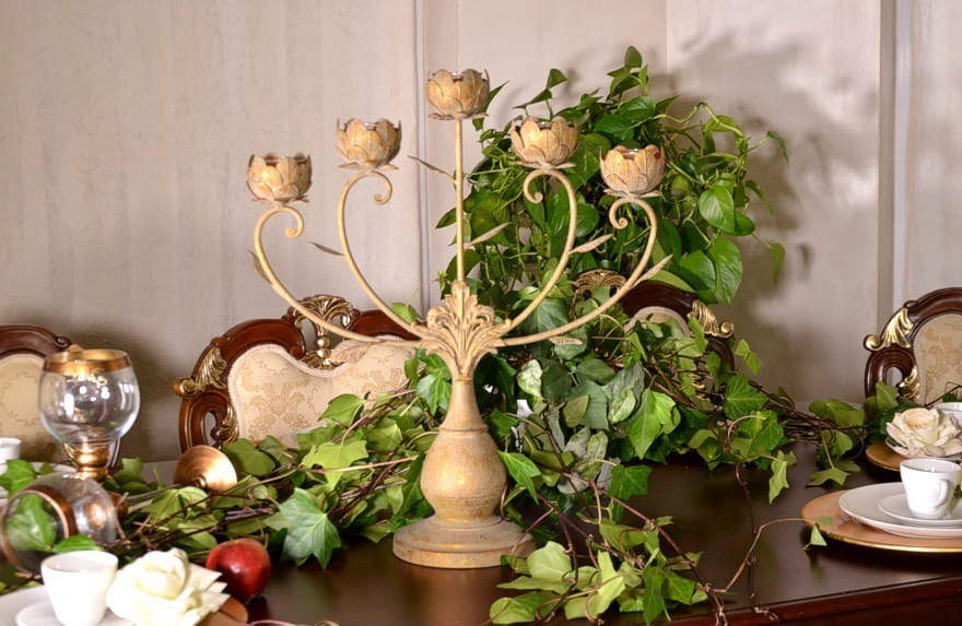 Goldener Kerzenständer für 5 Kerzen im Glamour Chic Stil