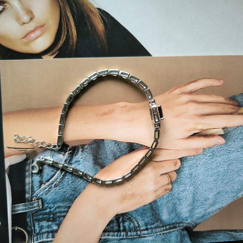 Silberarmband mit natürlichem Granat, Gewicht des Artikels 8,35 g (2190844)