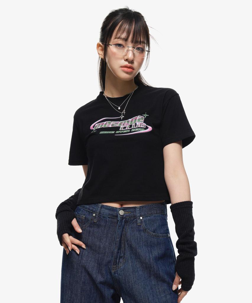 MOZMOZ Y2K Logo Semi-Crop Short Sleeve T-Shirt Black