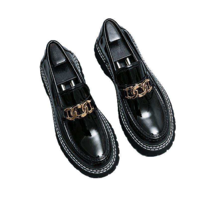 Scarpe di lusso in pelle di alta gamma, senso di alta gamma nel Regno Unito, casual rialzate con suola spessa lucida