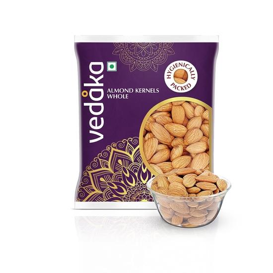 Vedaka Premium Geröstete Kalifornische Mandeln | Leicht gesalzen | Trockenfrucht-Snack | 200g