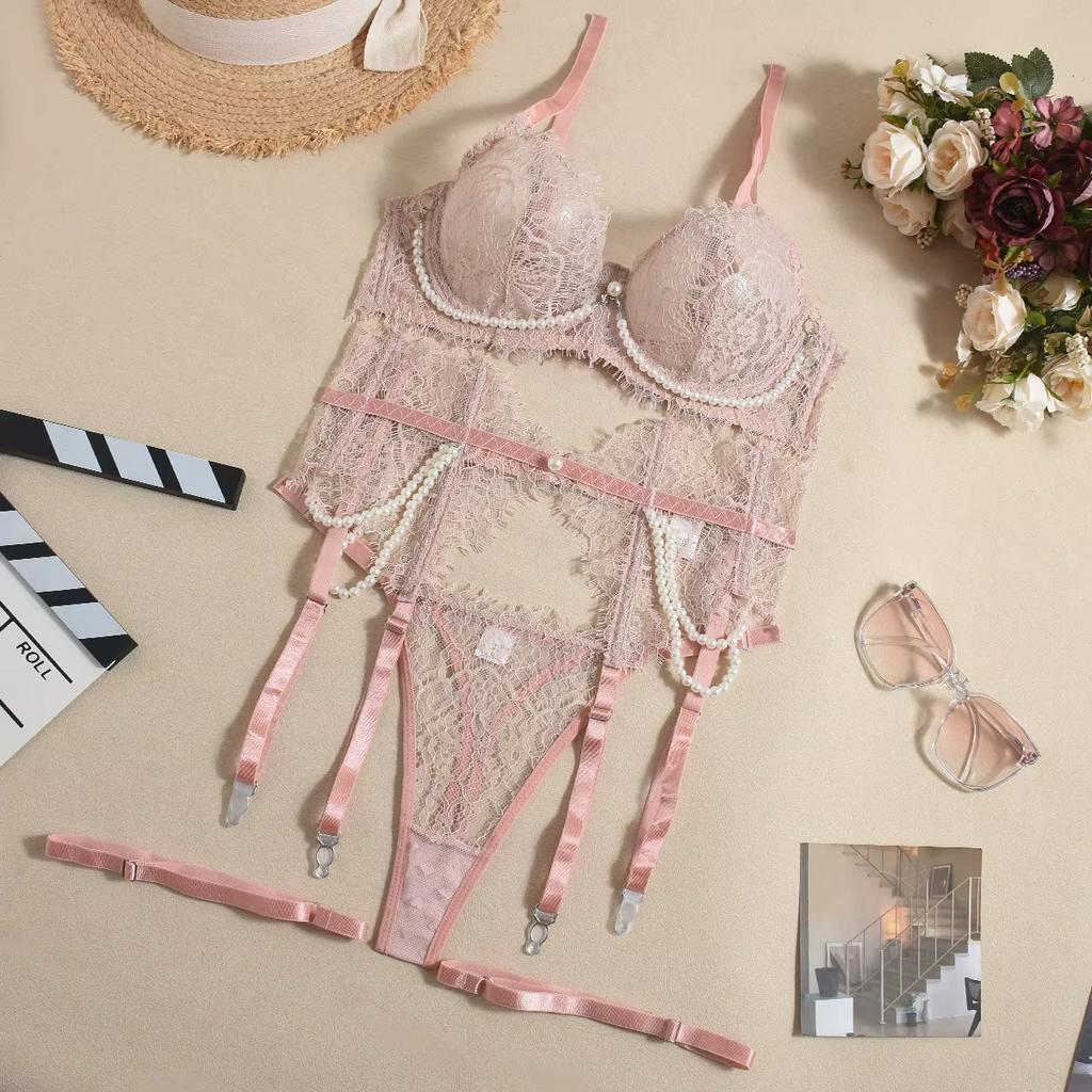 Valentine Lingeries Sexy Hot Elegant Pearl Decor Willowy Bra Belt Thong Lingerie Sets With Leg Circles Attractive Fishbone Sets