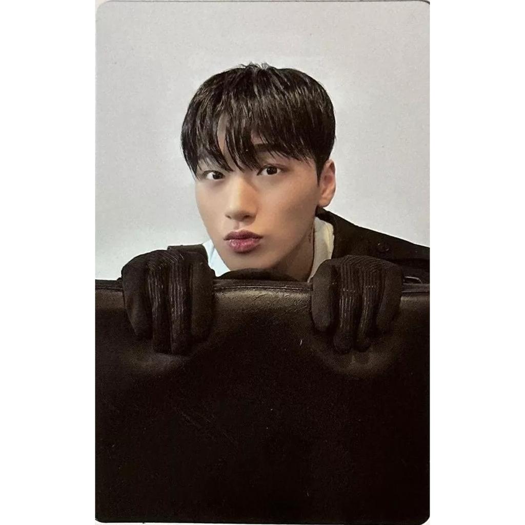 ATEEZ THE WORLD EP.2:OUTLAW A / DENÍK / JEDNOTKA DENÍKU / Z ver. OFICIÁLNÍ FOTOKARTA