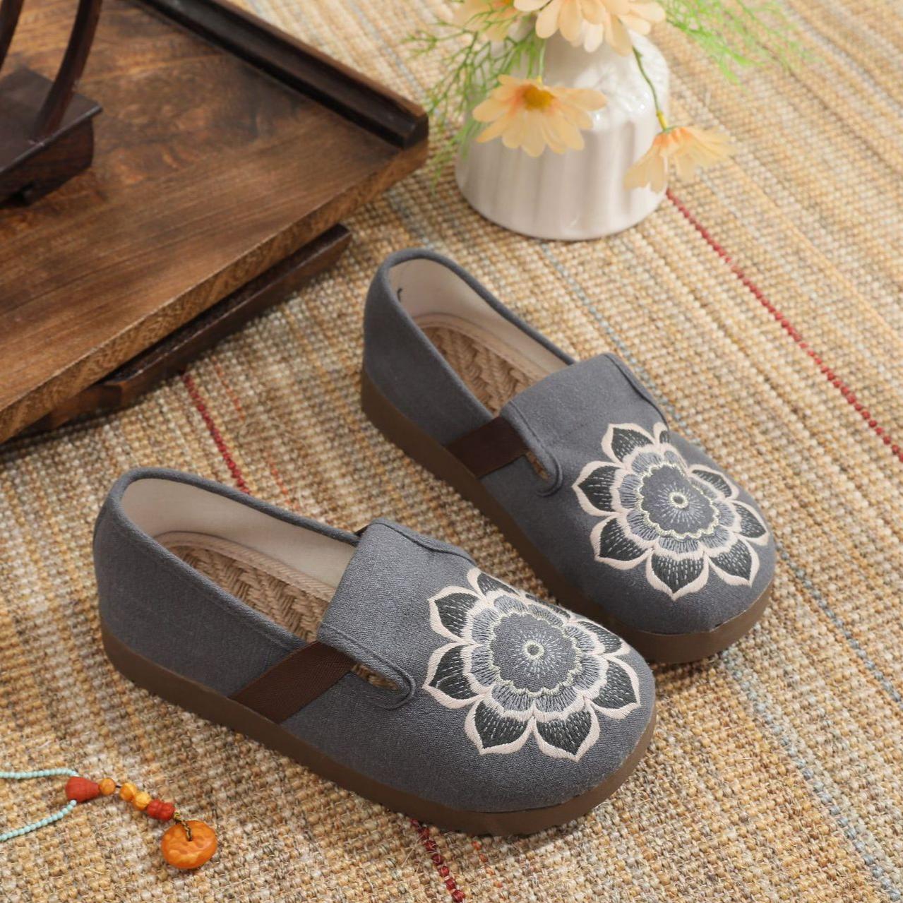 

Женские туфли без застежек, удобные легкие дорожные кроссовки, повседневные прогулочные мокасины для вождения, вышитые рабочие туфли для женщин, туфли с круглым носком 40 серый