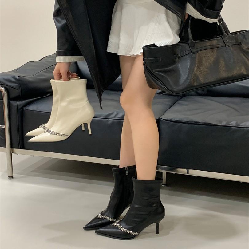 2025 New Spring and Autumn Small Fragrant Wind Pointed Head High-end Women's Short Boots Rhinestone Side Pull Show Thin Boots Temperament High Heel