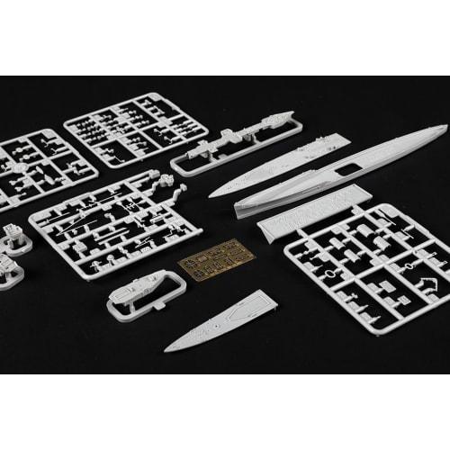 Trumpeter 1/700 Royal Navy Light Cruiser HMS Colombo Plastic Model 06742
