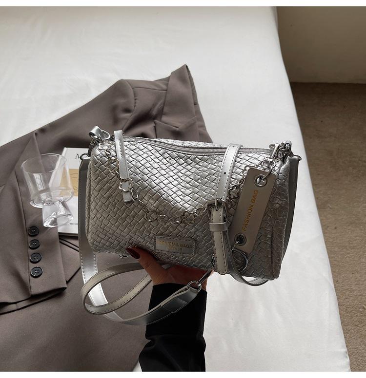 Premium Sense of Foreign Style Woven Pattern Bag Women's Trend Chain Bag 2025 New Fashion Versatile Cylinder Messenger Shoulder Bag