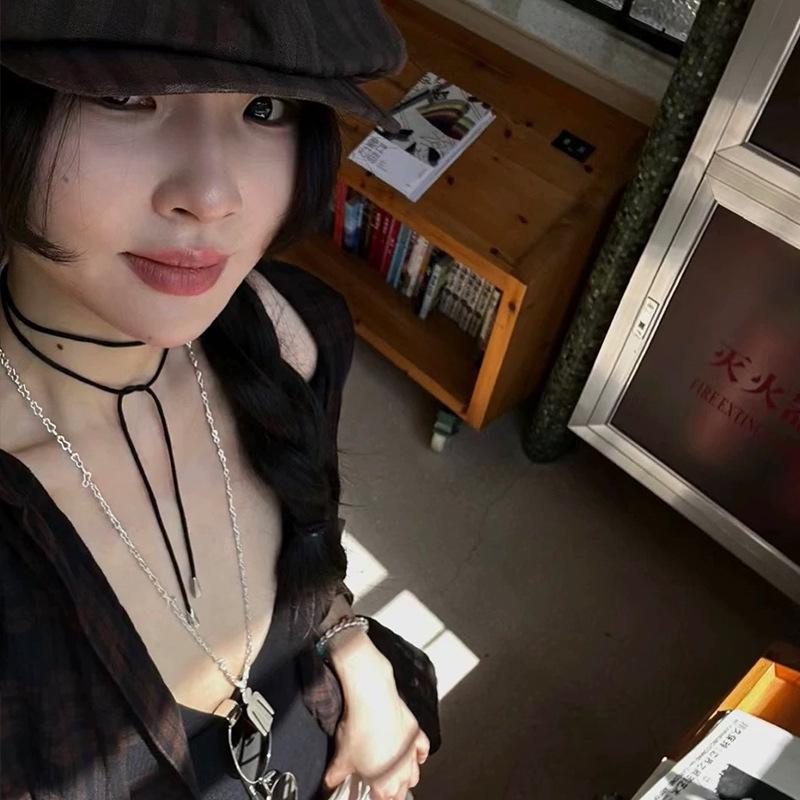 Korea Black Cord Pearl Pendant Necklace: Versatile, High-End Fashion Choker