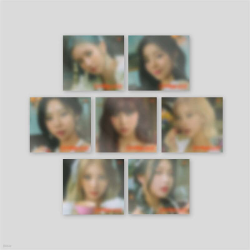 

PURPLE KISS - 4th Mini Album: Geekyland [Digipack Version] [1 out of 7 covers randomly sent]