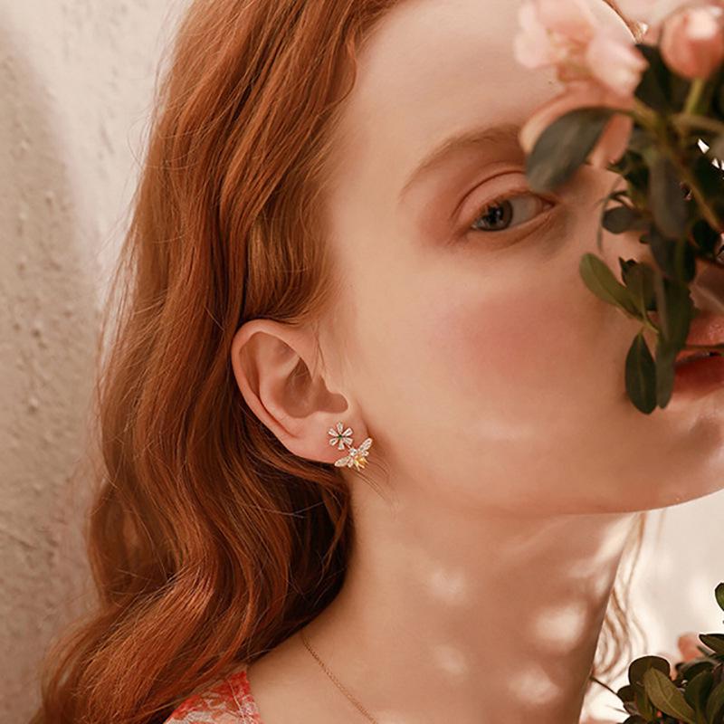 Silver Plated CZ Bee & Flower Convertible Stud Earrings, Sparkling Yellow Bee & Daisy Double-Sided Earrings for Women