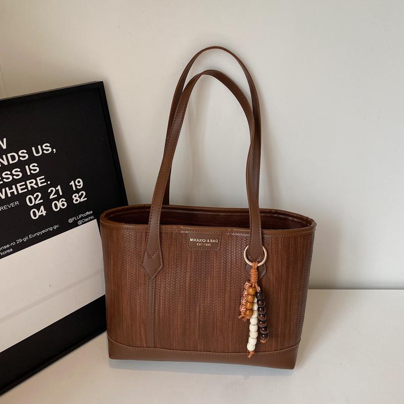 Large-capacity Bag Women's Autumn and Winter New Casual Simple Shoulder Bag Commuting To Work Portable Tote Bag