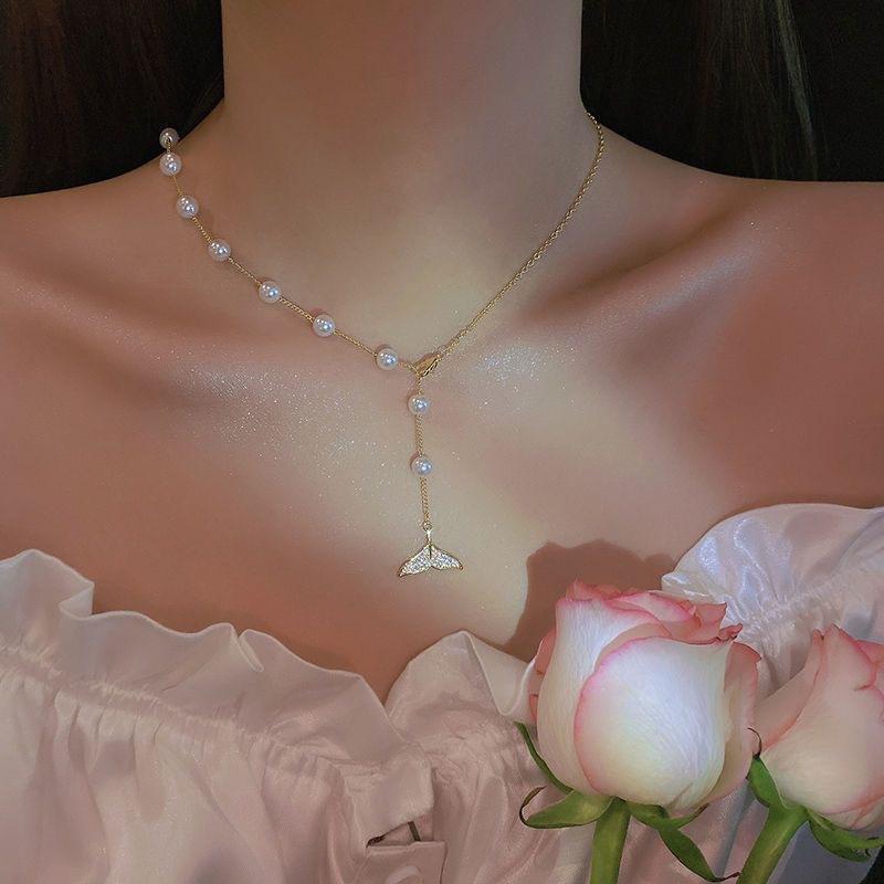 

French pearl necklace female niche design collarbone chain feeling neck chain Qixi Festival gift pendulum jewelry design