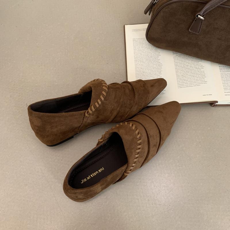 2025 autumn and winter large soft-soled splicing solid color dark-mouth pleated single shoes non-slip with skirt pointed versatile shoes