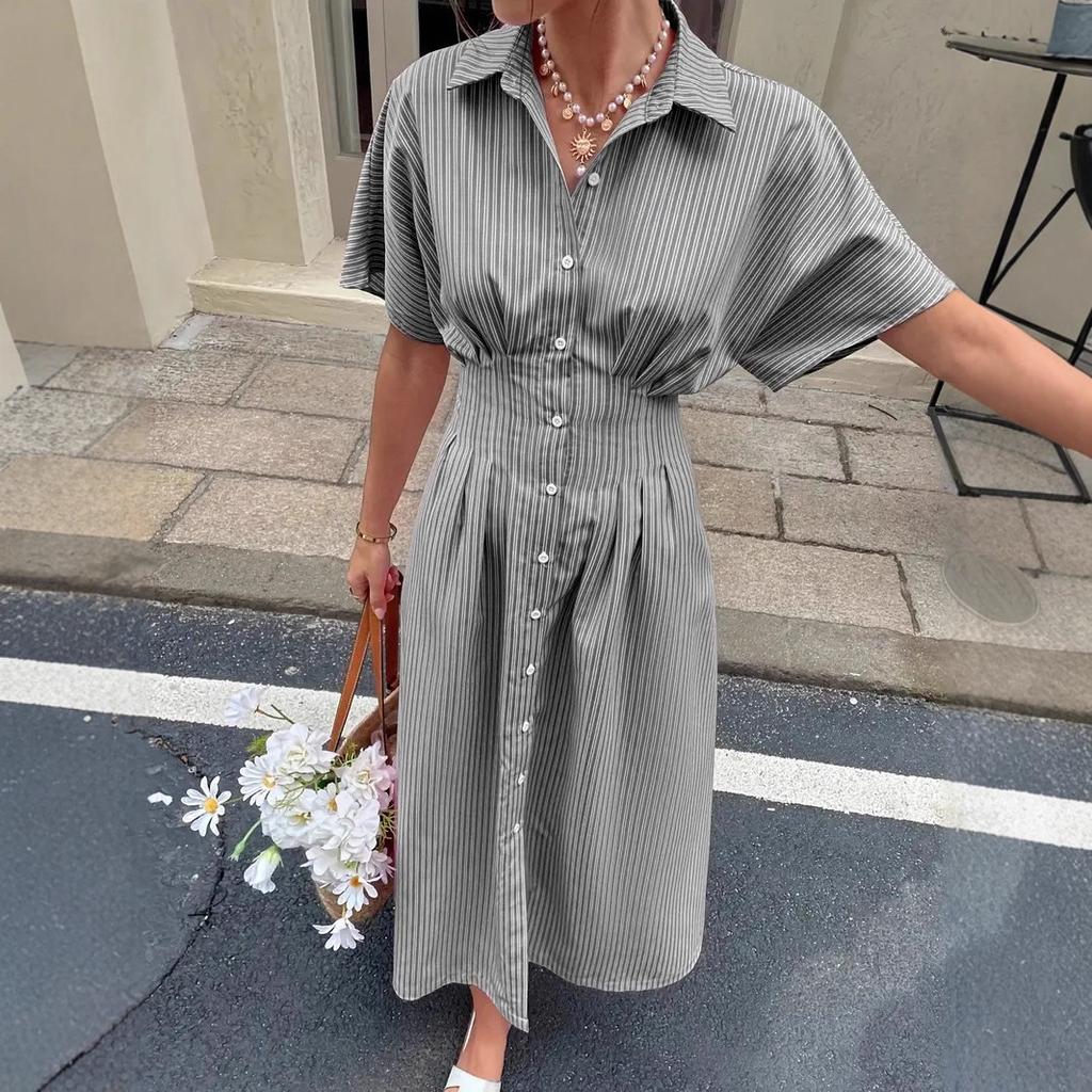 Abito midi casual da donna a maniche corte con colletto a camicia, bottoni sul davanti, plissettato, a righe rosa