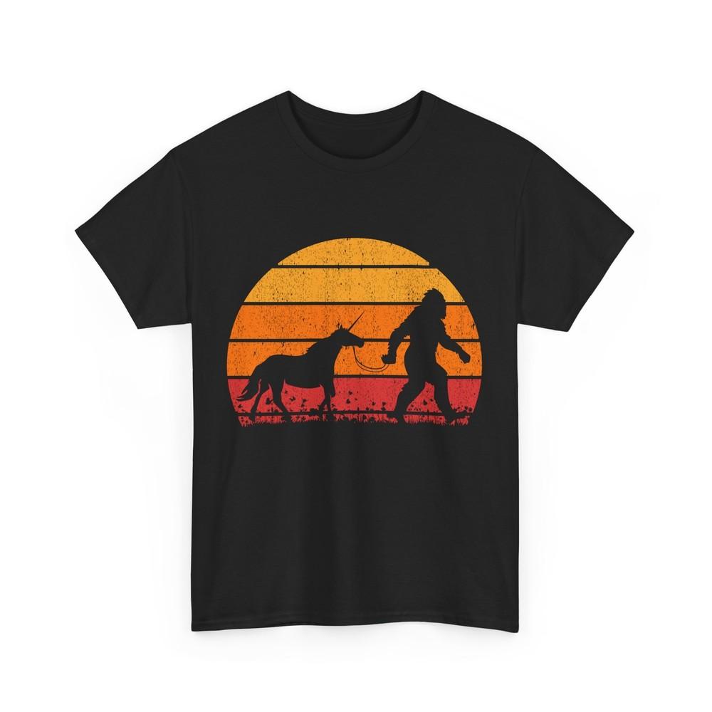 Sasquatch Unicorn Shirt, Bigfoot Believers Sasquatch Lovers Women Men T-Shirt