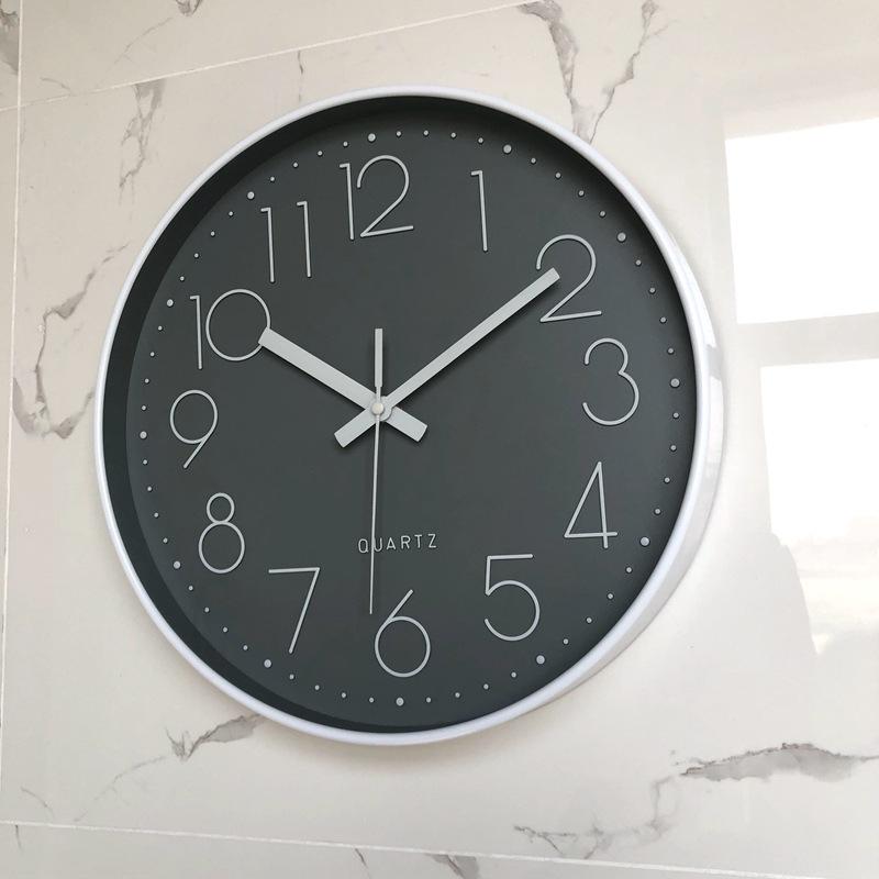 12-Inch Clock Digital Wall Clock Living Room Home Silent Home Quartz Clock Luminous Wall Clock Round Hanging