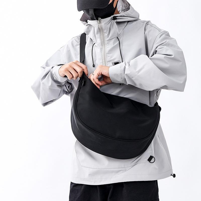 LOGO new men's large-capacity outdoor fashion simple messenger bag feeling versatile sports shoulder