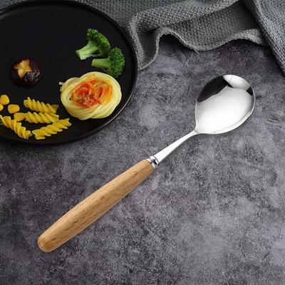 Cucchiaio con manico in legno Cucchiai da portata in acciaio inossidabile Cucchiaio da cena antiruggine per cucina di casa Ristorante Picnic