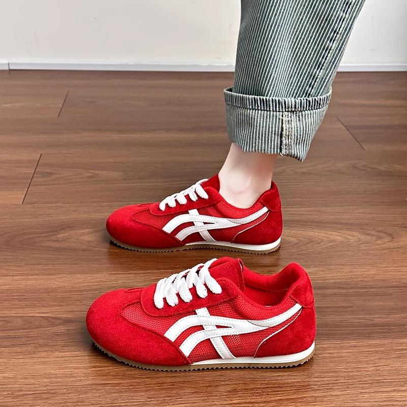 

Mesh breathable German training shoes women s little white shoes 2025 new summer versatile thin hollow Forrest Gump sports shoes board shoes 40