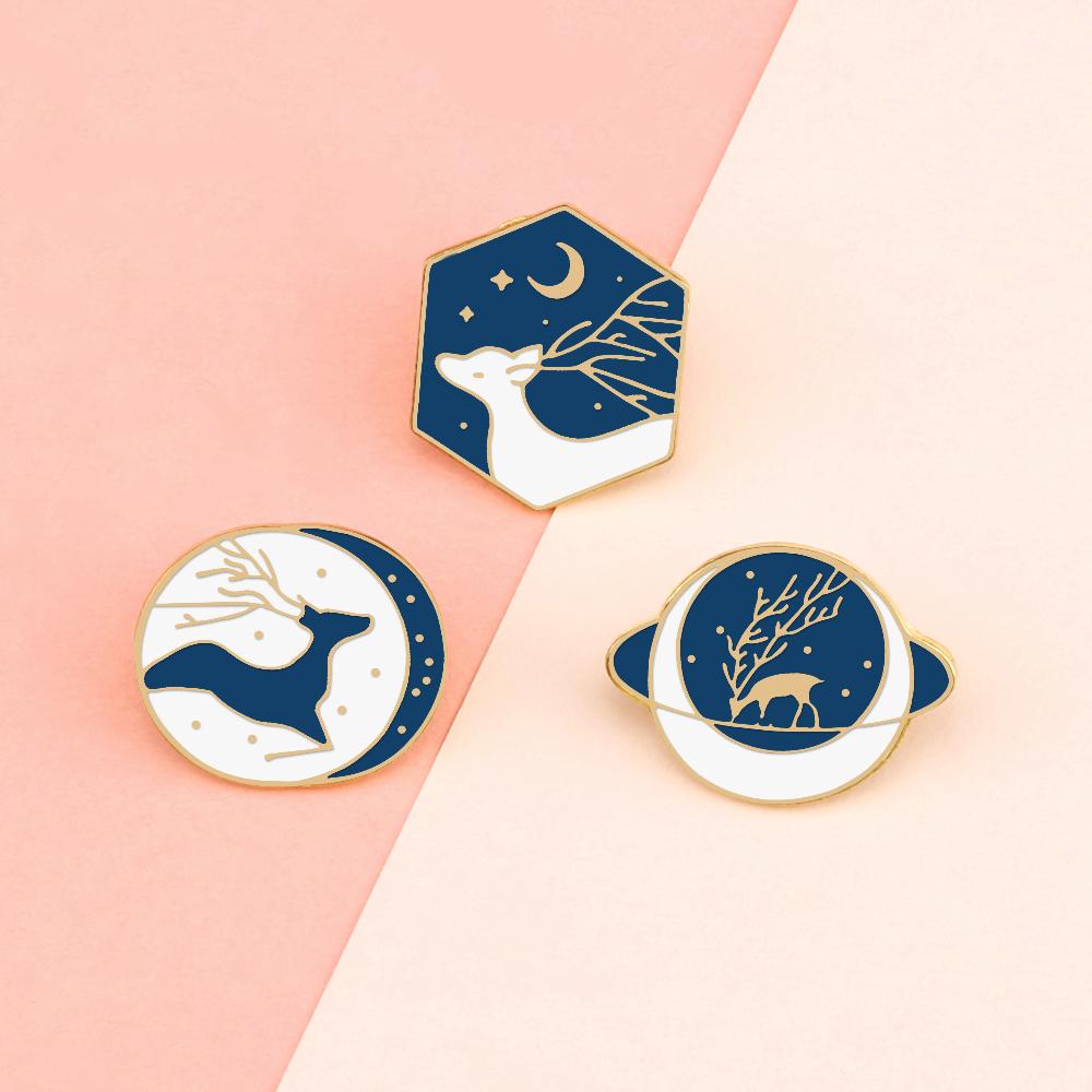 Blue White Elk Series Lapel Pins Animal Deer Romantic Starry Sky Brooch Cute Exquisite Bag Enamel Badges Christmas Jewelry Gifts