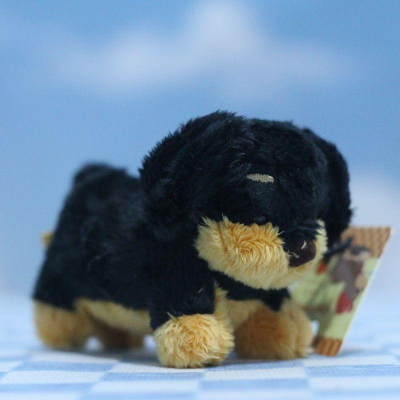 

Мягкая Сосиска Пищащая Плюшевая Брелок для Собаки Обнимательная Игрушка Для Рюкзаков и чёрный