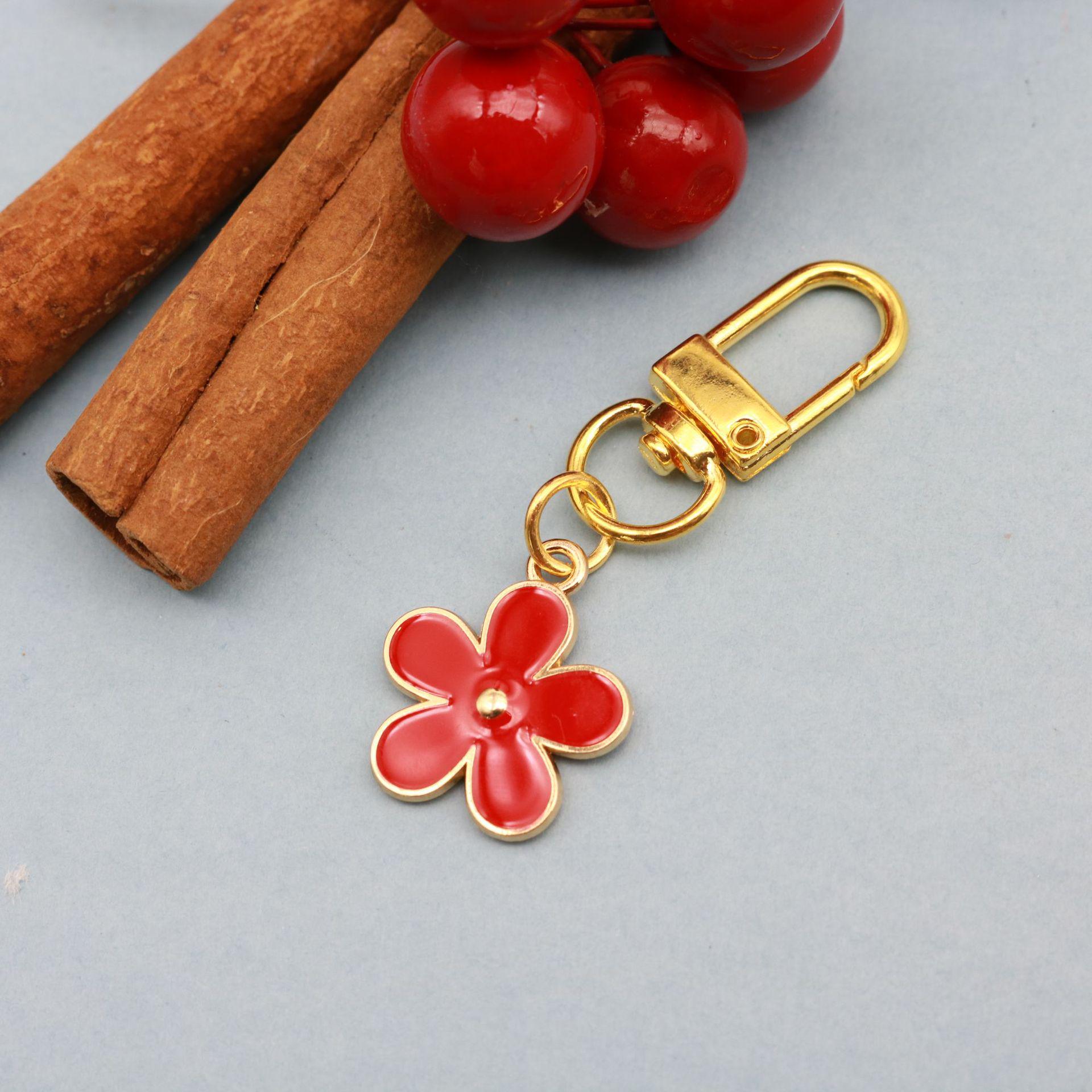 Colorful Double-Sided Flower Keychain Pendant with Drip Oil Finish красный