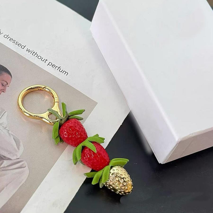 Amora Framboesa Amora Preta Tomate Pingente de Couro para Bolsas Femininas Decoração de Moda Pingente Acessórios para Pendurar na Bolsa