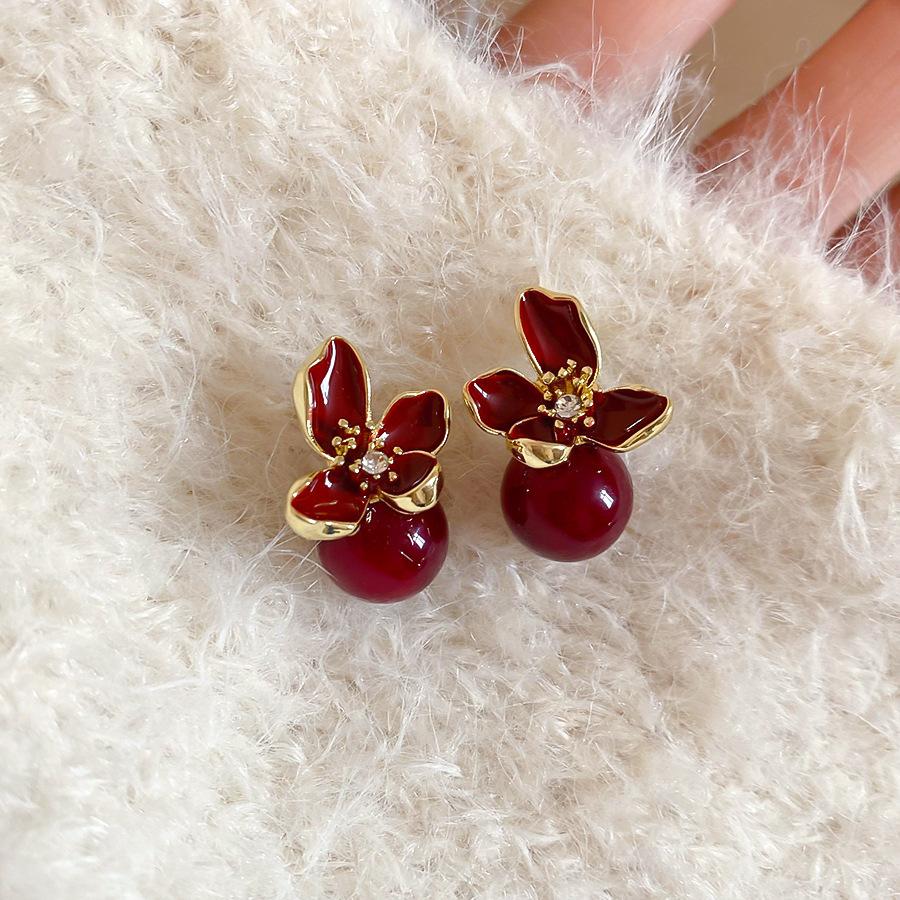 French retro Hong Kong style red geometric resin earrings stud earrings personality temperament earrings women