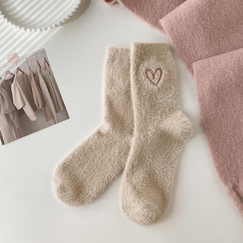 

Утепленные гольфы средней длины из норкового меха, розовые, с вышивкой в виде сердца, женские, осенне-зимние, теплые, для сна, дома, однотонные, плюшевые носки