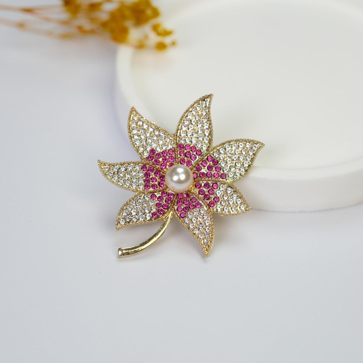 Trendy Two-Tone Pearl & Rhinestone Maple Leaf Brooch