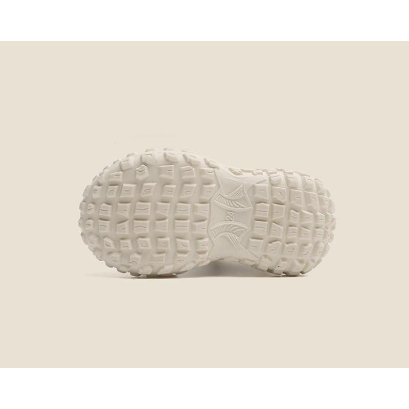 Kids Breathable Flyknit Soft Soled Casual Sports Sneakers For Boys And Girls