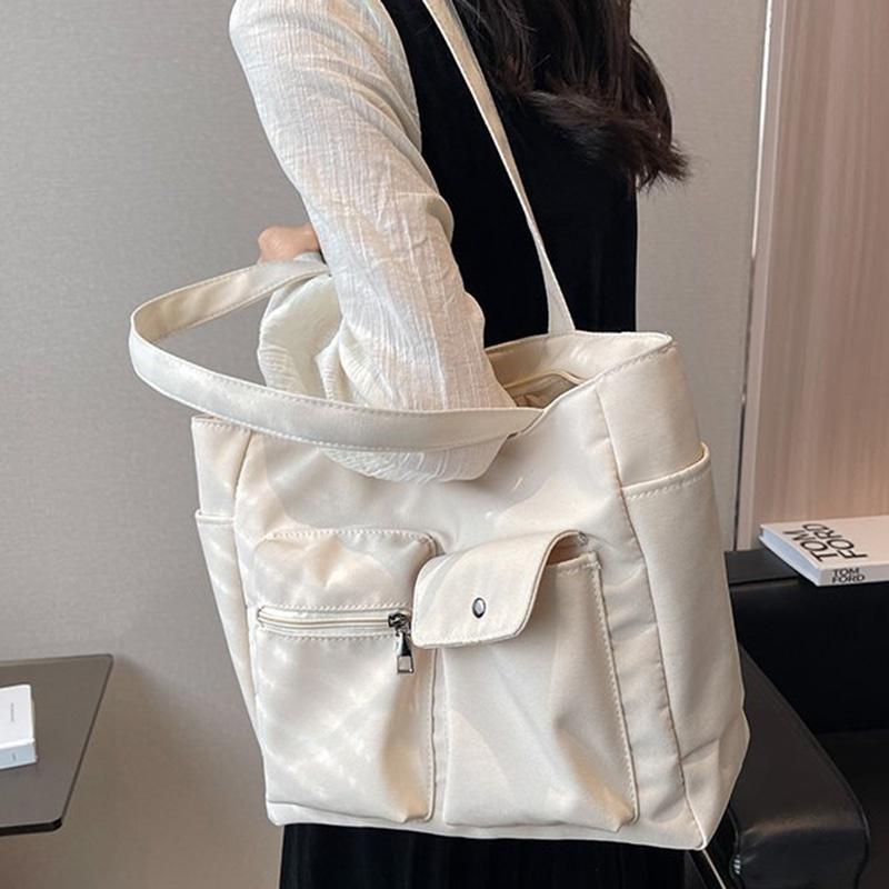 IELGY Versatile Casual Multi-pocket Daily Shoulder Bag Women