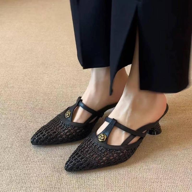 Mode Nouvelles Belles Découpes Respirantes Tissées Baotou Pantoufles Cool pour Femmes en Été, Chaussures à Talons Hauts pour Femmes à Bout Pointu Semi-traîne