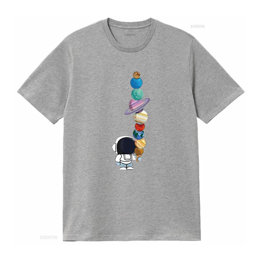 Astronaut hält Planeten-Eiscreme JungenMädchen STEM Kinder T-Shirt vintage Gewaschen Bequem Grafik Unisex Stilvoll Leicht Lässig