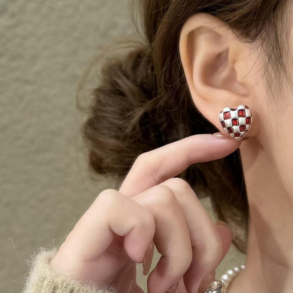 Red Checkered Heart Earrings: 2025 Trendy Autumn/Winter Women's Accessories