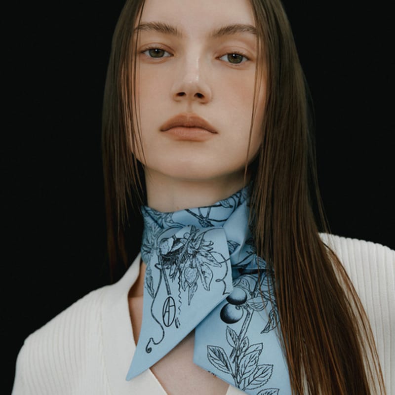 AVVINA PELLE Botanic Garden Long Twilly Silk Scarf - Blue