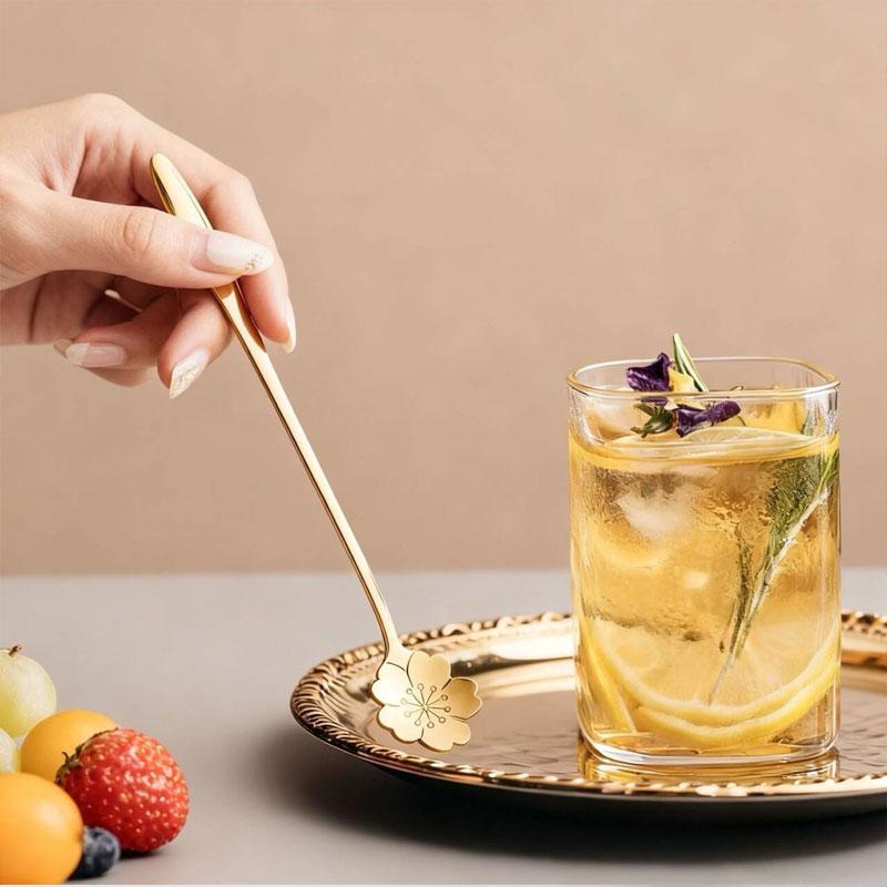 5 pièces Cuillères à Glace Accessoires de Cuisine Ménagers Cuillères à Café à Thé en Acier Inoxydable Cuillère à Dessert Café Florale Cuillère à Thé à Long Manche