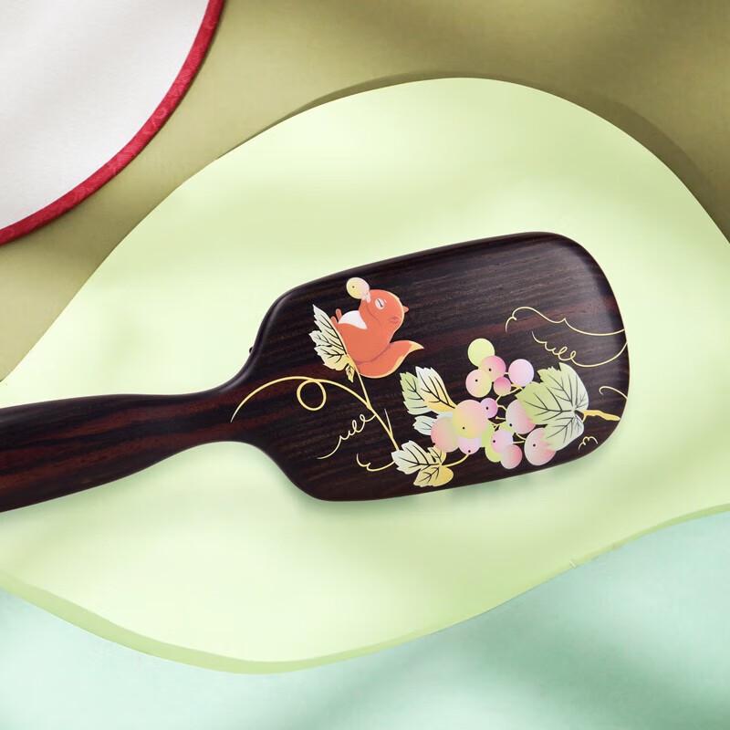 Tan Mujiang Sandalwood Air Cushion Comb Gift Set