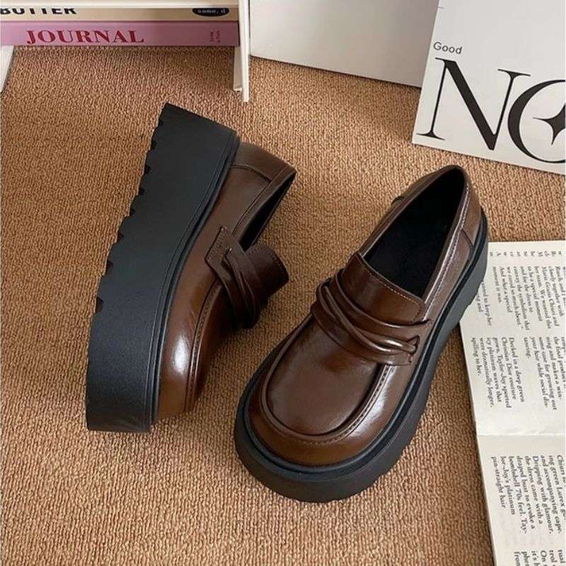 New Chinese heightening leather shoes platform loafers 2025 spring and autumn light pedal popular loafers British single shoes